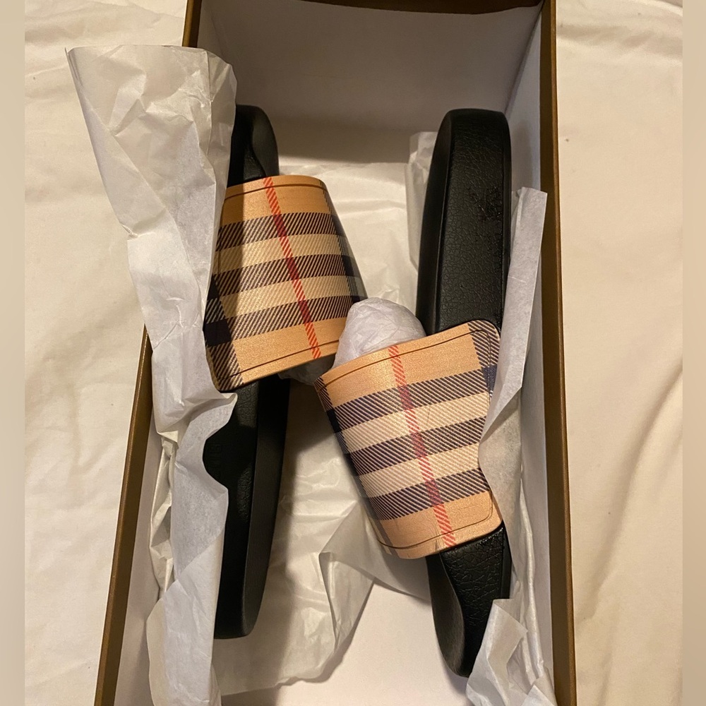 Burberry Black and Tan Check Sandals Size 7 - Picture 6 of 7